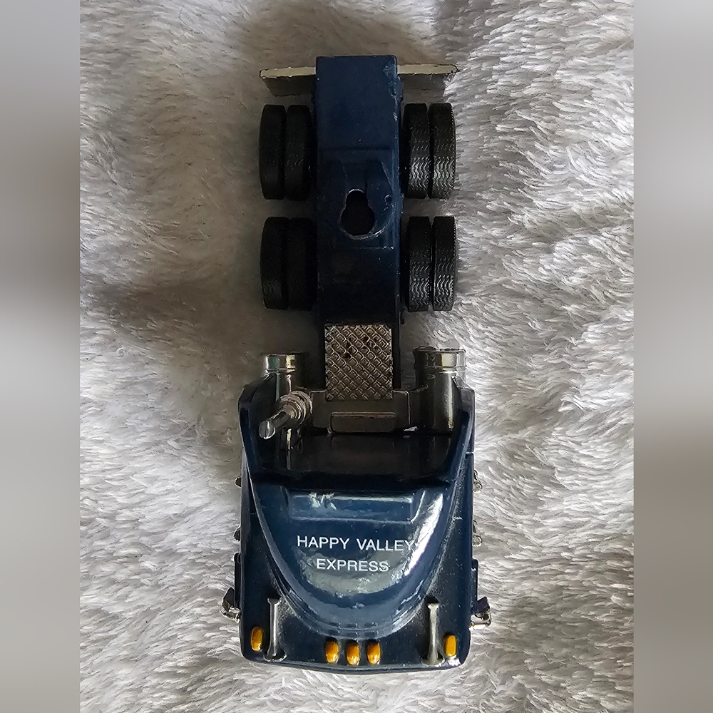 2001 Die-cast Penn State semi truck - Picture 3 of 10